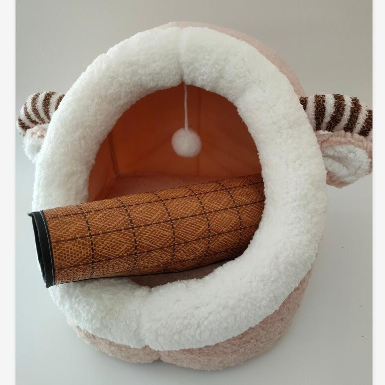 Cozy closed cat litter box by Petpal Accessories with plush lining and comfortable design