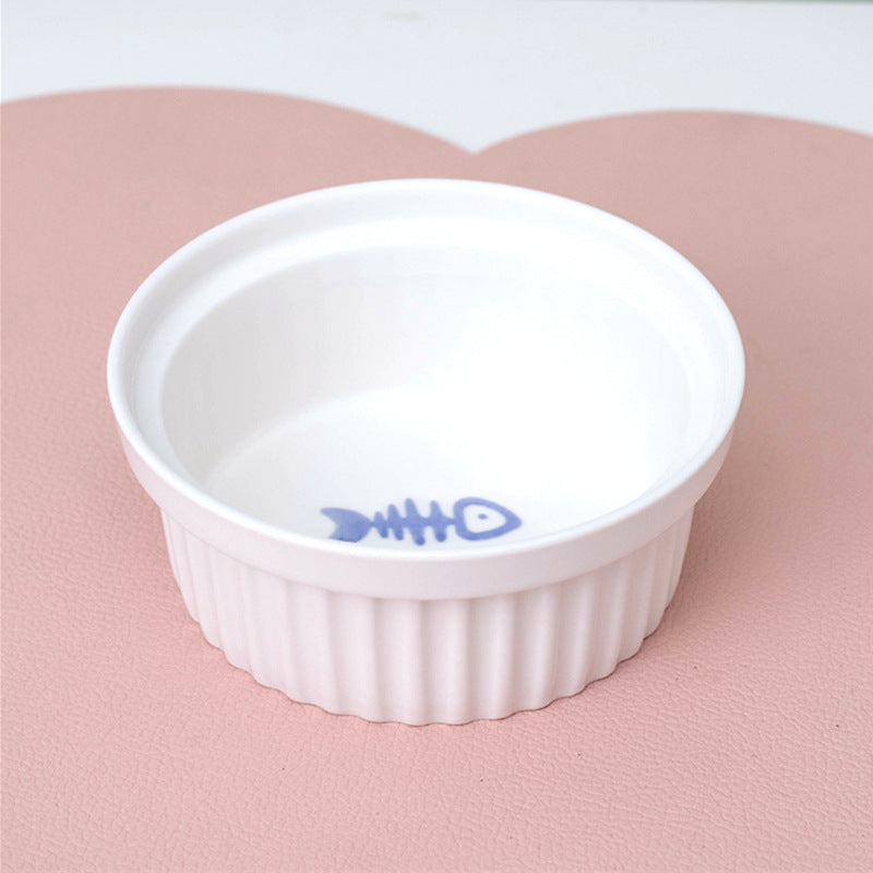 Ceramic cat bowl set featuring a cute fish design for stylish pet feeding