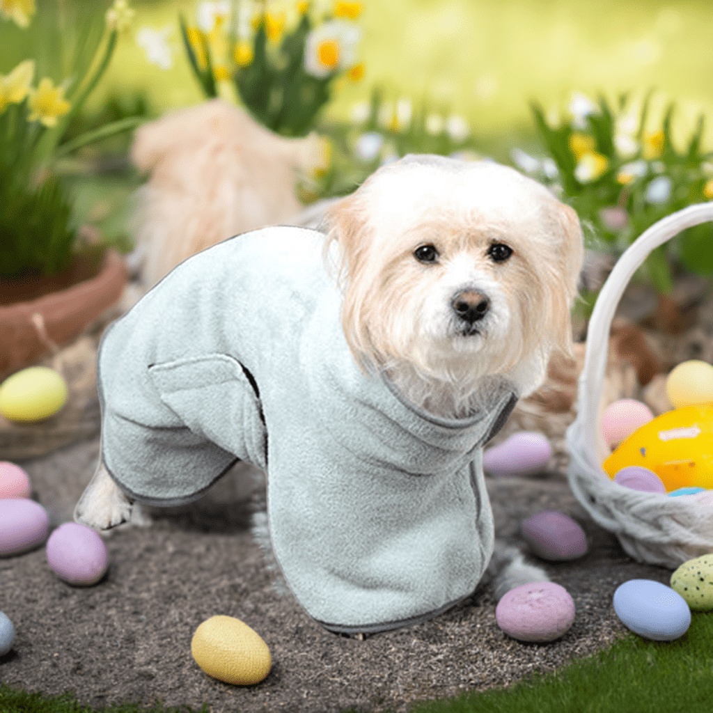 Comfortable pet bath towel for dogs in soft fabric, perfect for drying after a bath