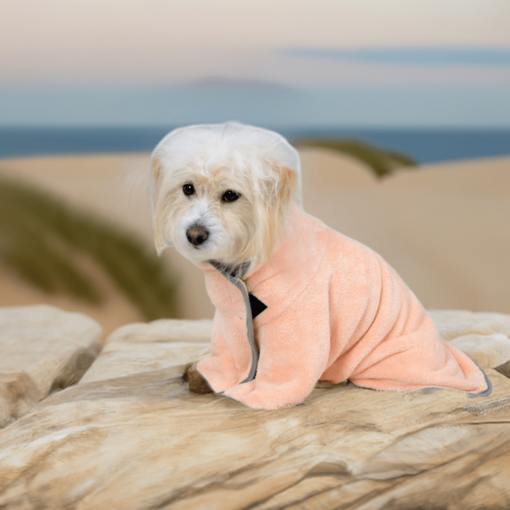 Comfortable pet bath towel for dogs in soft pink, ideal for drying after baths or walks