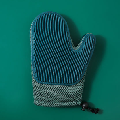 Petpal Accessories 2-in-1 pet grooming glove with textured surface for easy pet hair removal